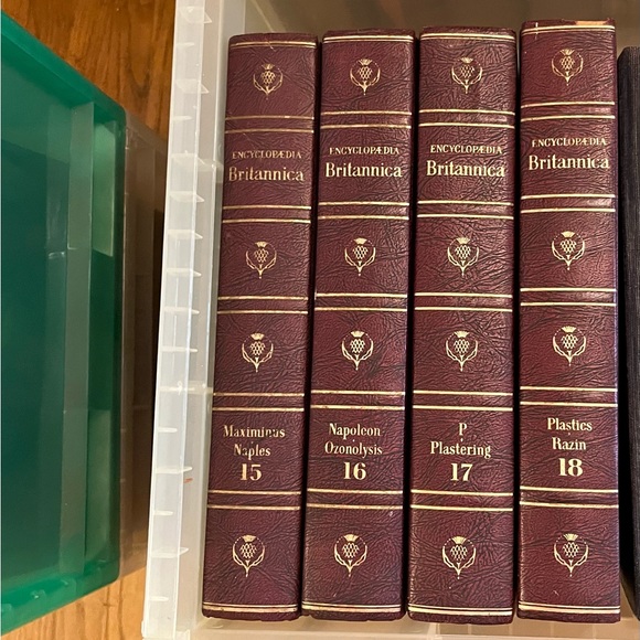 1968 Encyclopaedia Britannica(complete set) - Picture 8 of 10